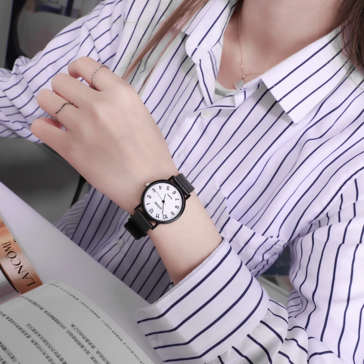 Eenvoudige zwarte horloge quar - Luxury Watch Leather Strap recensie en prijs